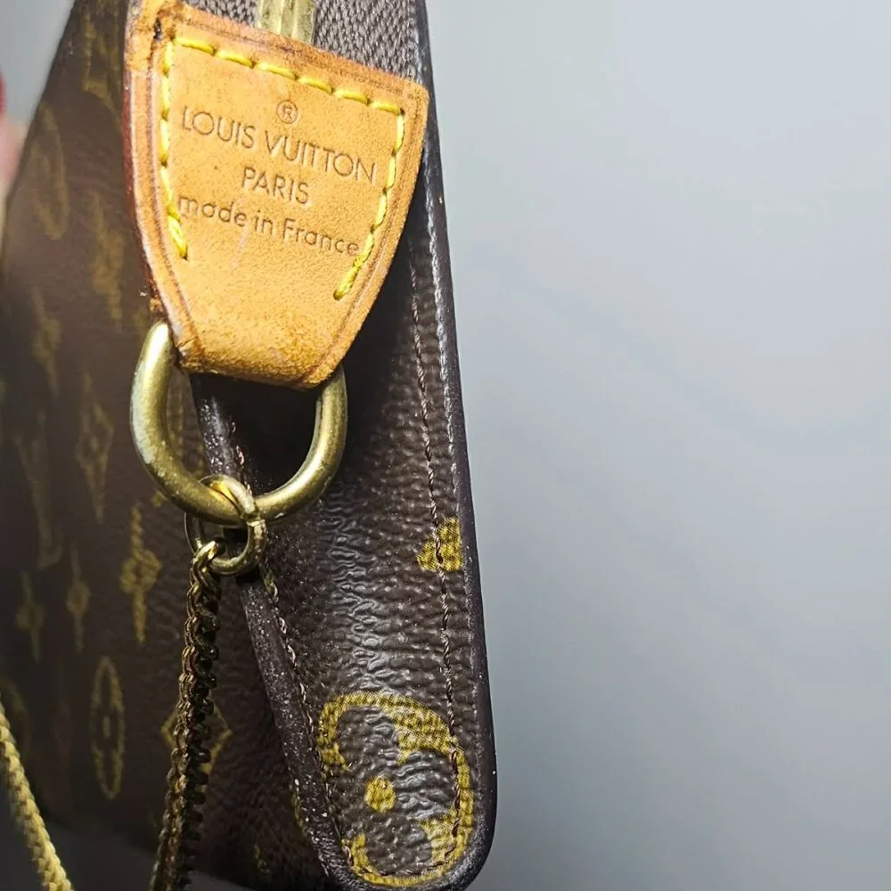 Authentic Louis Vuitton Monogram Petit Bucket Pouch - Picture 5 of 10